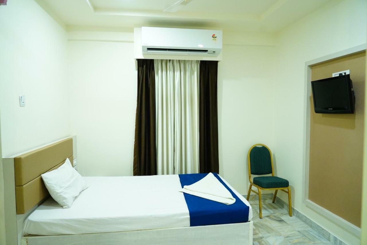 Hotel Swagath Grand Miryalaguda Miriālgūda Exteriör bild